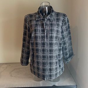 CHICOS EUC Bl/Wh plaid snap front jacket with pockets. Chicos size 3 (US 16).